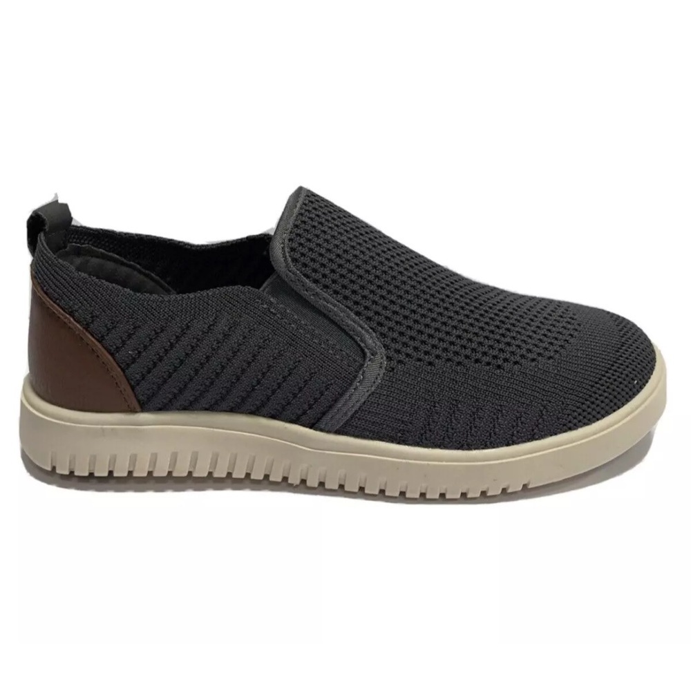 Steve Madden Big Kids’ Bsport Slip-On Sneakers Gray, Boys’ Size 4 M.